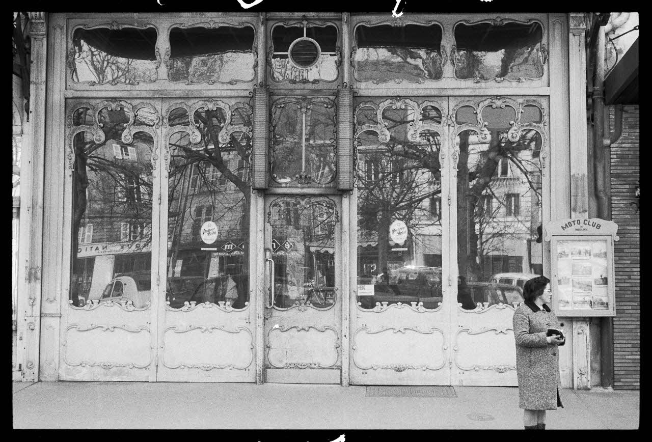 Pierre-Yves Catel photographie MNATP. Enquête "Boutiques" Auvergne, France 1972/3/1 Ph.1972.76.17 Photo