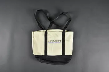 Laboratoire Roche sac Viracept Europe 2002 2002.125.22 Photo Mucem