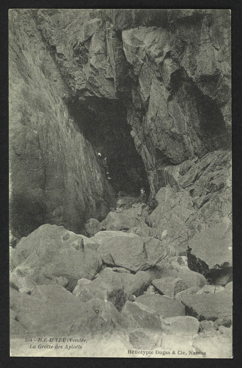 carte postale ILE-D'YEU, LA GROTTE DES APLATIS 4P1572 Photo