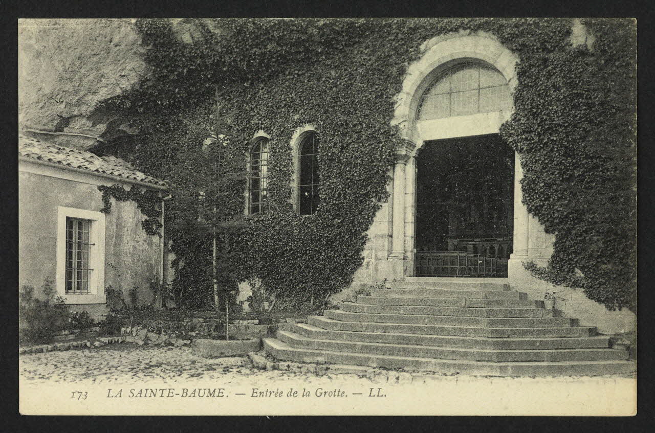 carte postale SAINTE-BAUME, ENTREE DE LA GROTTE 4P1573 Photo