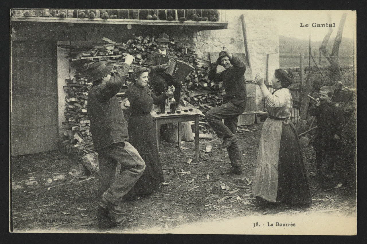 carte postale LE CANTAL, LA BOURREE 4P1652 Photo