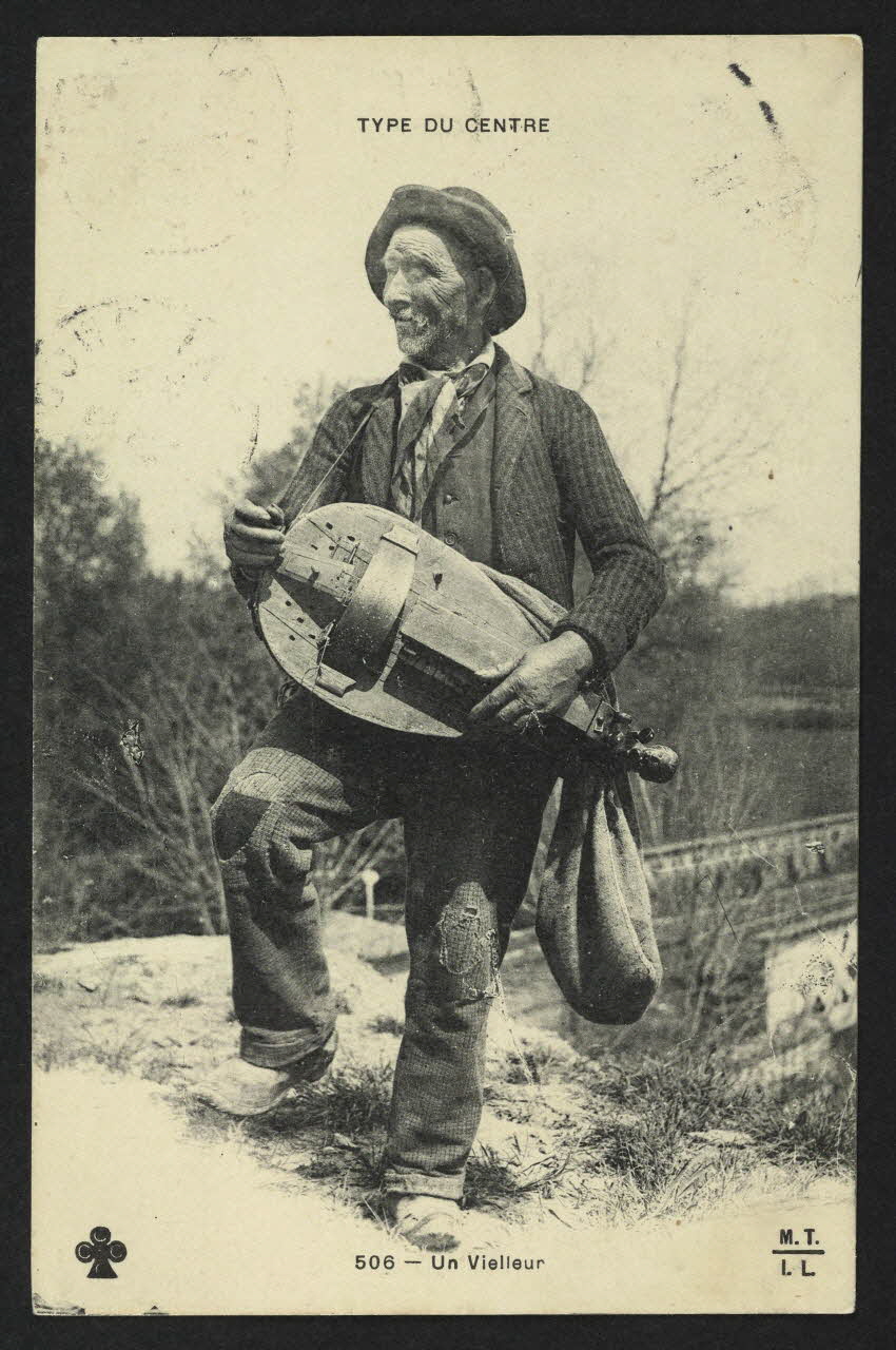 carte postale TYPE DU CENTRE, UN VIELLEUR 4P1673 Photo