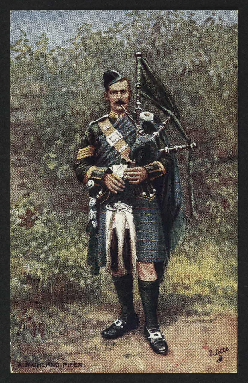 carte postale A HIGHLAND PIPER 4P1677 Photo