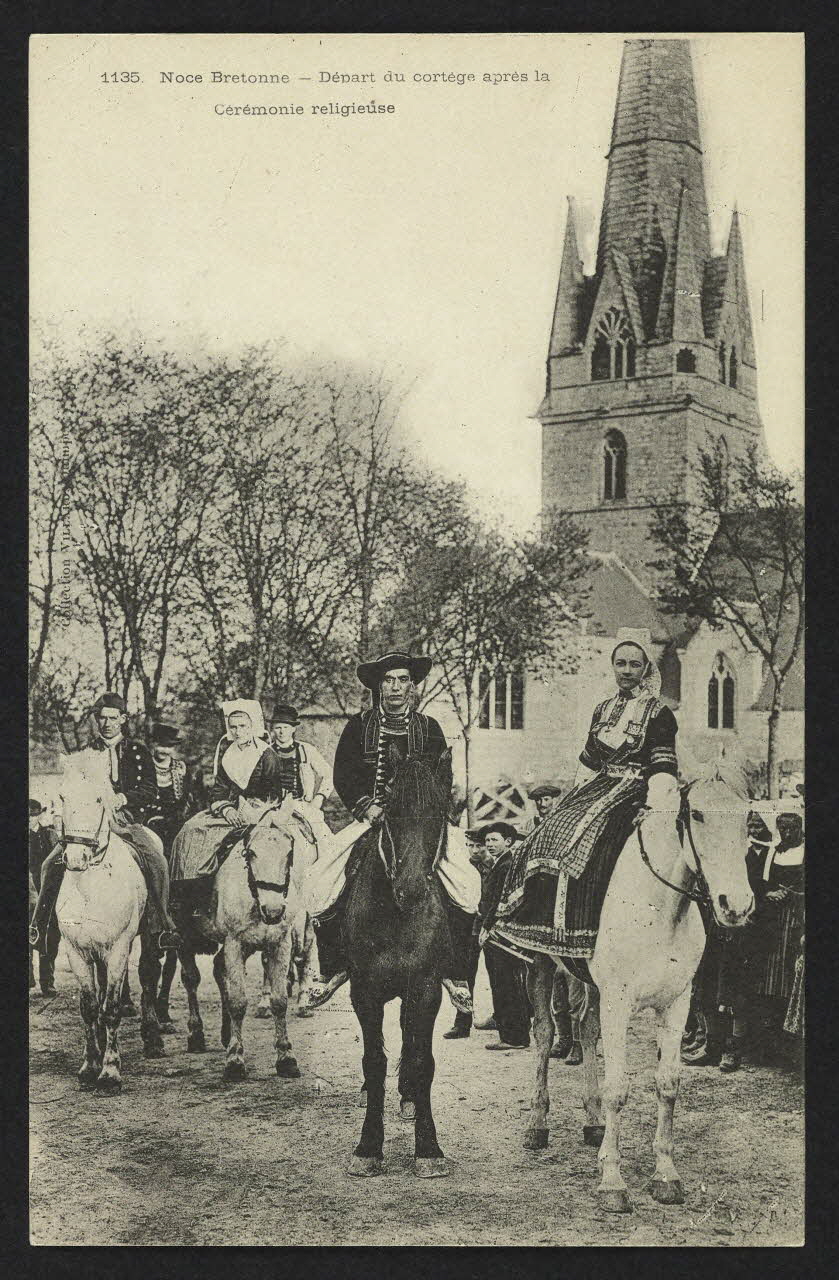 carte postale NOCE BRETONNE, DEPART DU CORTEGE APRES LA CEREMONIE 4P1739 Photo