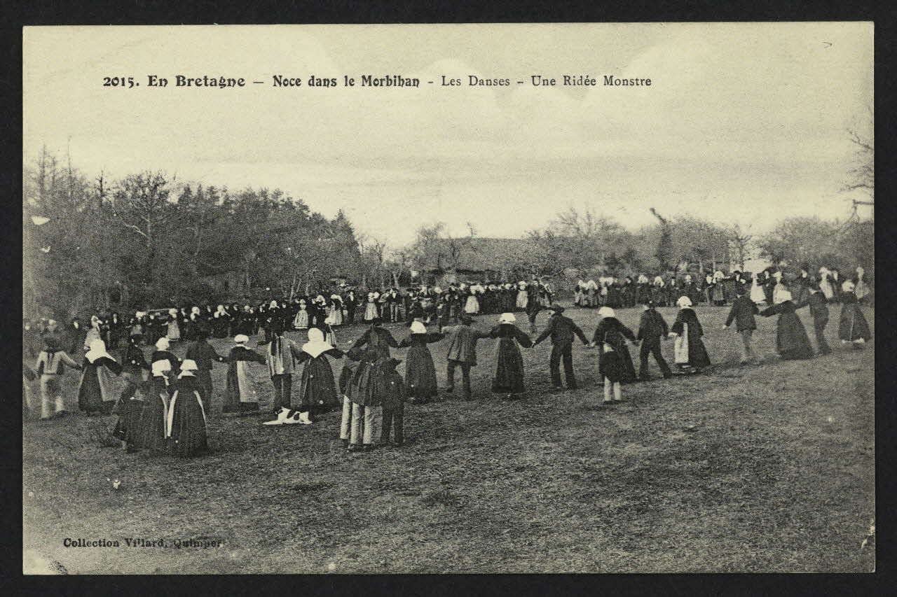 carte postale NOCE DANS LE MORBIHAN, LES DANSES, UNE RIDEE MONSTRE 4P1740 Photo