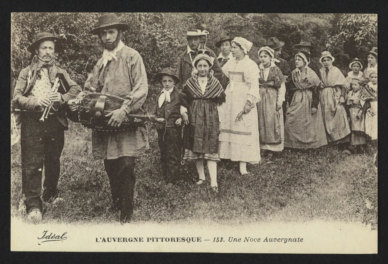 carte postale L'AUVERGNE PITTORESQUE, UNE NOCE AUVERGNATE 4P1747 Photo