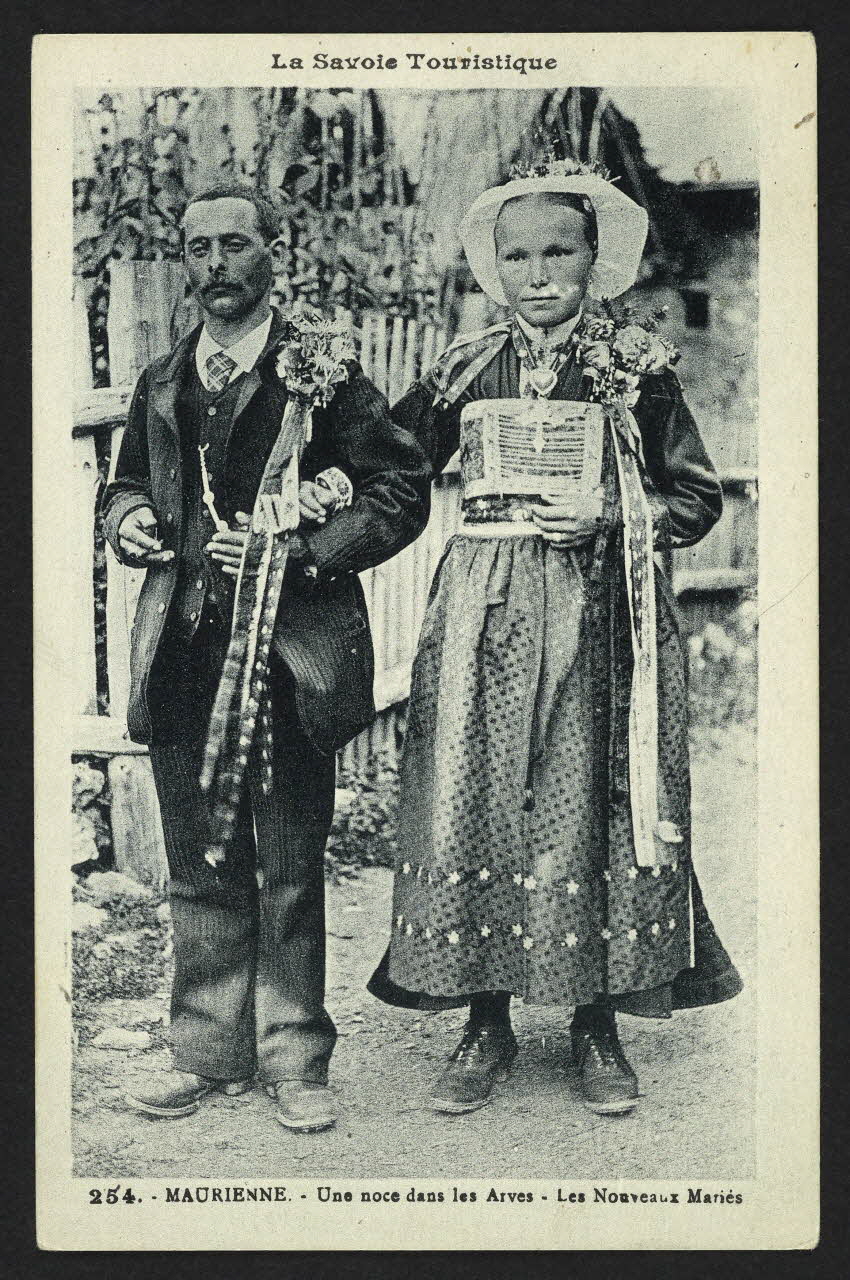 carte postale LA SAVOIE TOURISTIQUE, UNE NOCE DANS LES ARVES 4P1755 Photo