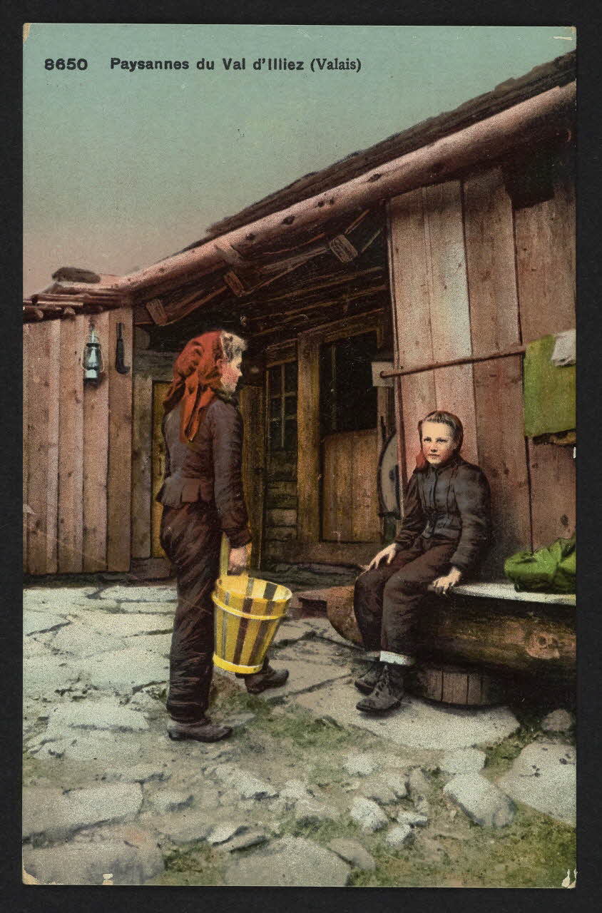 carte postale PAYSANNES DU VAL D'ILLIEZ (VALAIS) 4P1775 Photo