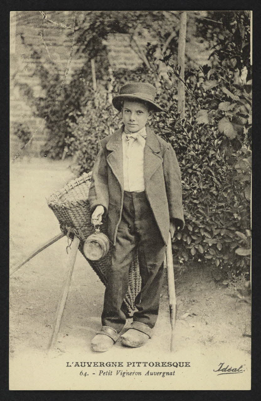 carte postale L'AUVERGNE PITTORESQUE, PETIT VIGNERON AUVERGNAT 4P1845 Photo