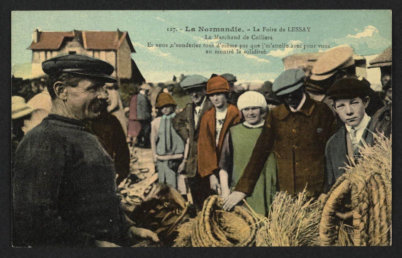 carte postale LA FOIRE DE LESSAY, LE MARCHAND DE COLLIERS 4P1880 Photo