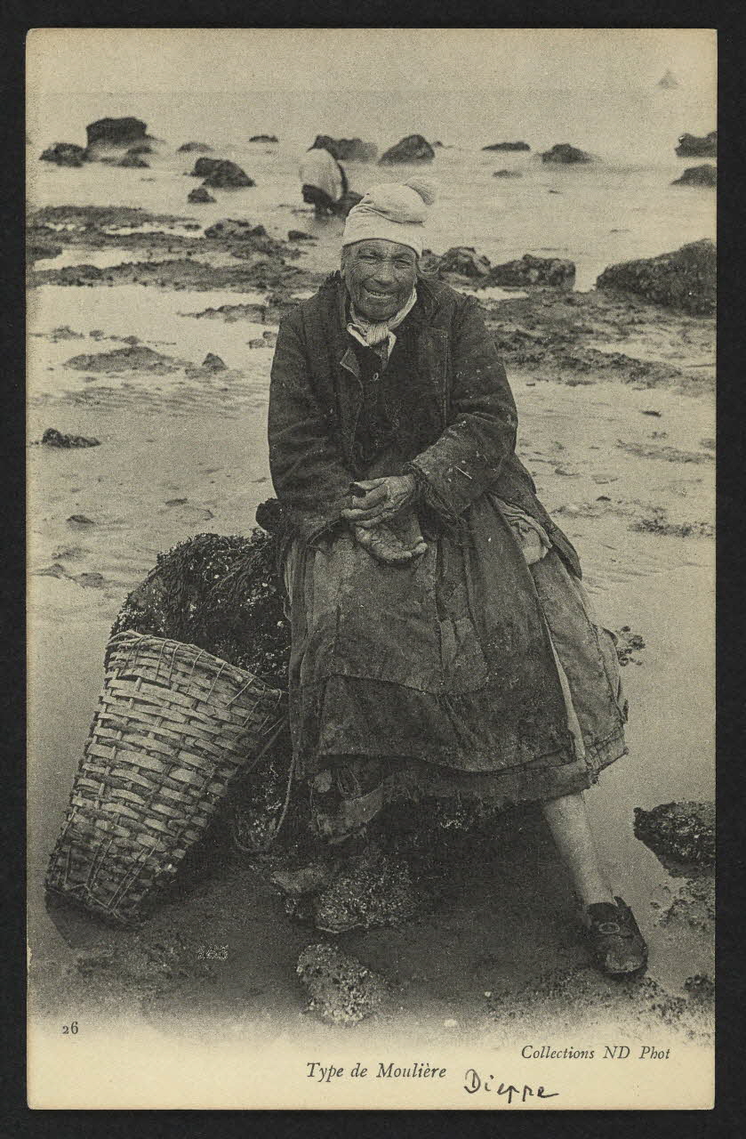 carte postale TYPE DE MOULIERE 4P1889 Photo