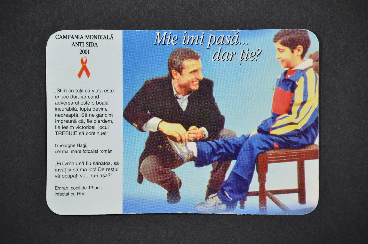 Romanian Angel Appeal Carte calendrier "Mie imi pasa... dar tie?" (I care... do you?) Roumanie 2001/12/1 2002.125.37 Photo Mucem