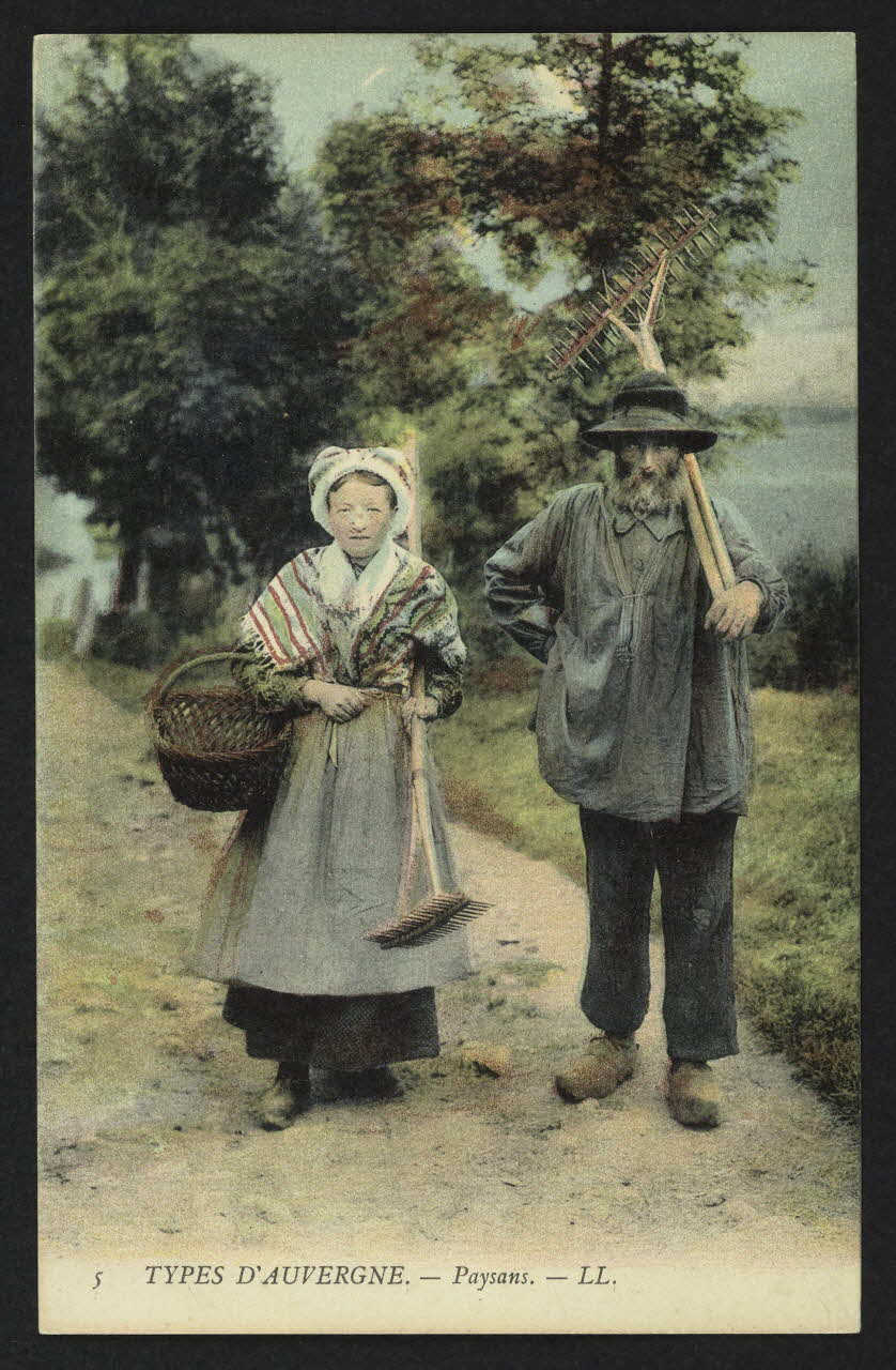 carte postale TYPES D'AUVERGNE, PAYSANS 4P1928 Photo