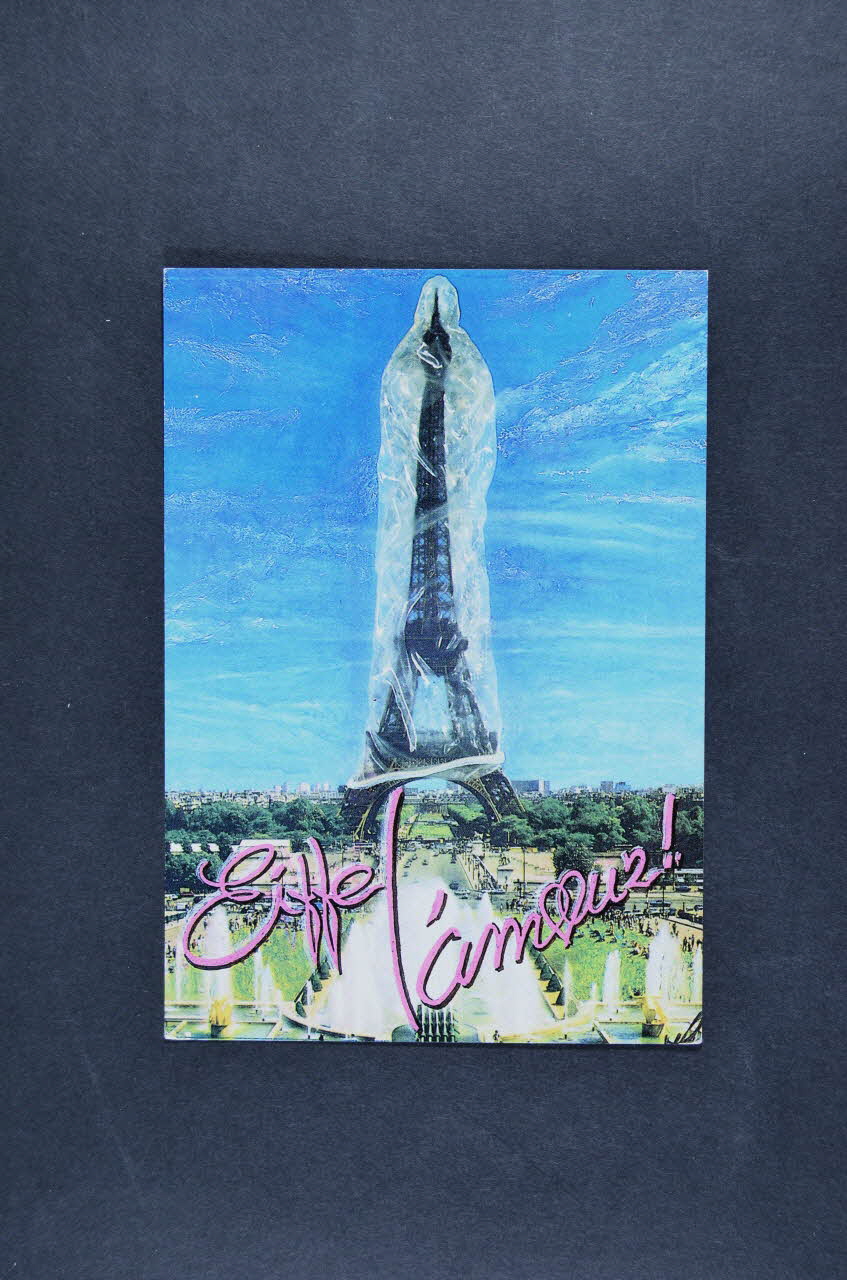 Sida Info Service - Ligne Azur carte postale Eiffel l'amour ! Île-de-France, France 1993 2002.125.40 Photo Mucem