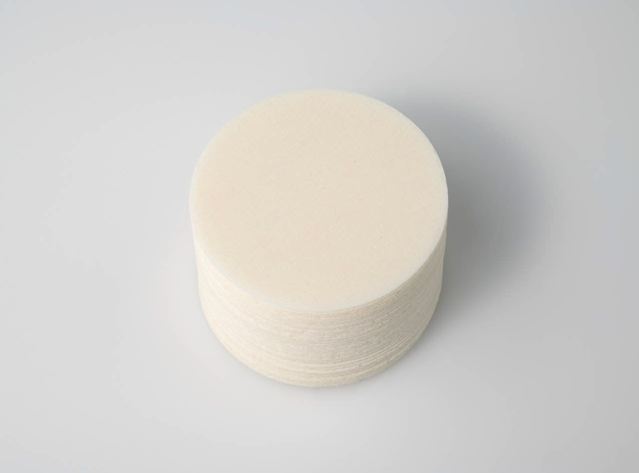 pain azyme Séquence de fabrication du nougat Chalvadoriza Iles Egéennes, Grèce 2019 2020.19.25.1-28 Photo Mucem / Marianne Kuhn