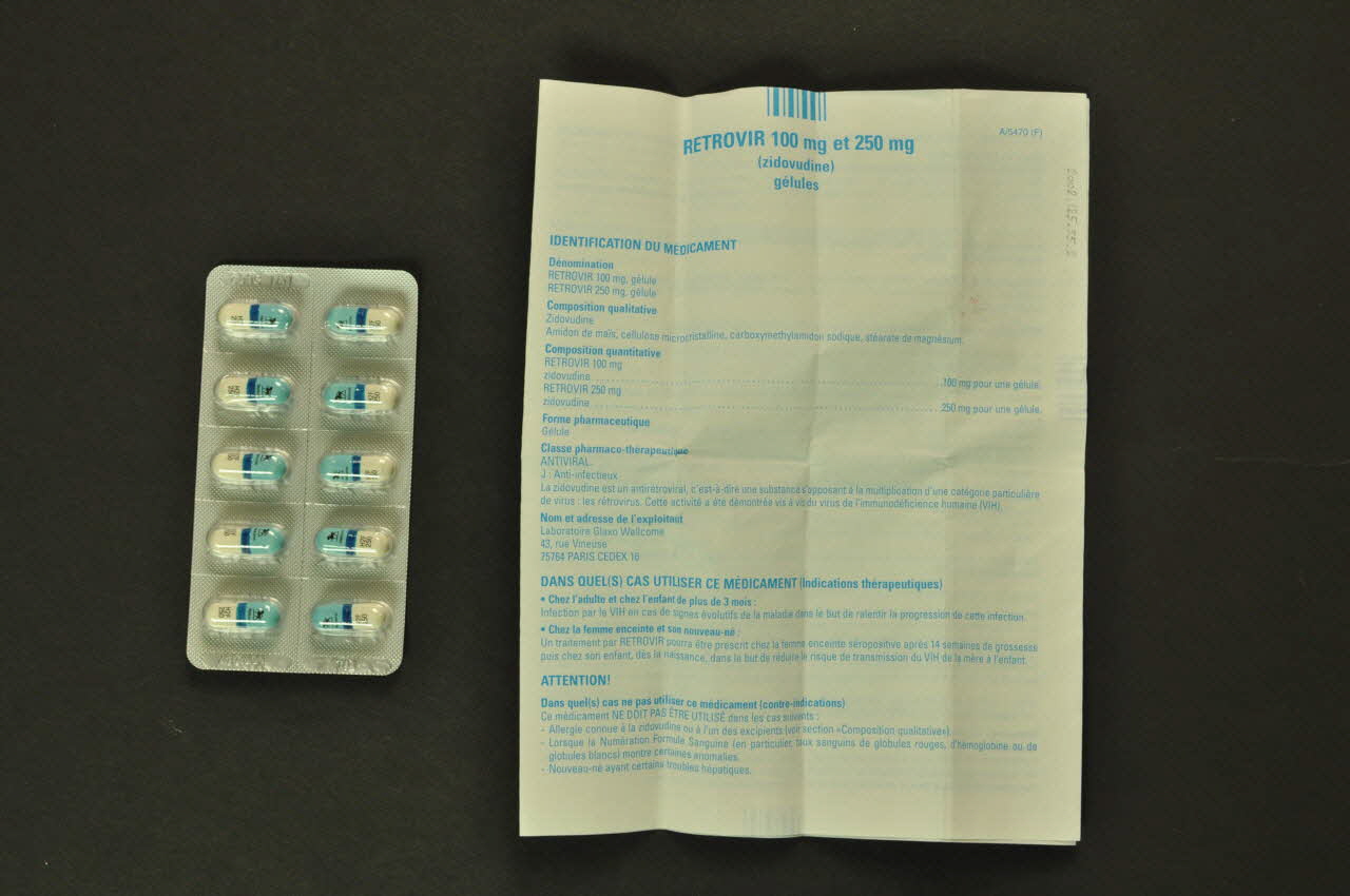 Laboratoire Glaxowellcome Blister rétrovir France 1996 2002.125.55.1-2 Photo Mucem