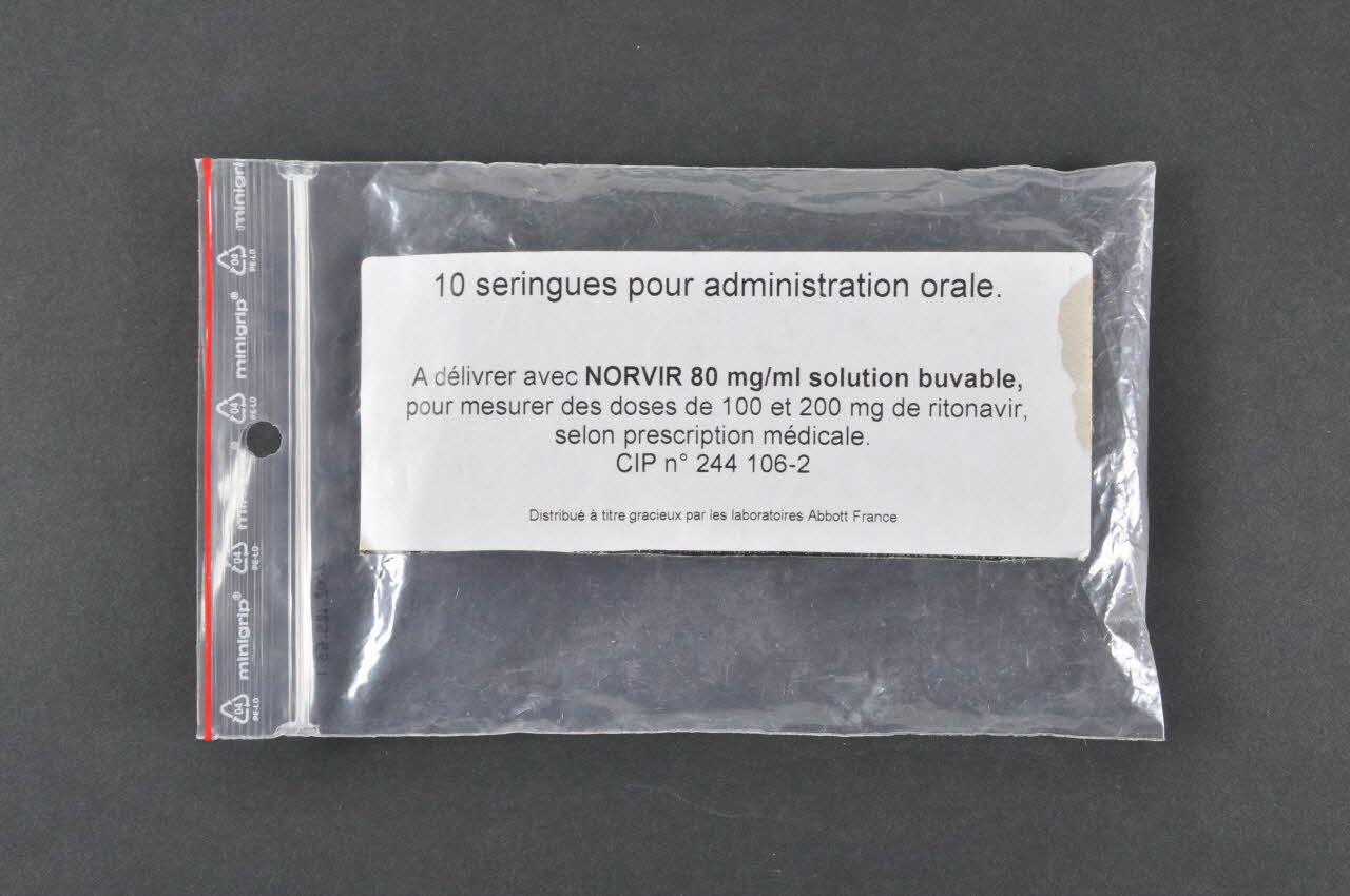 Laboratoires Abbott seringue France 1998 2002.125.65.1 Photo Mucem