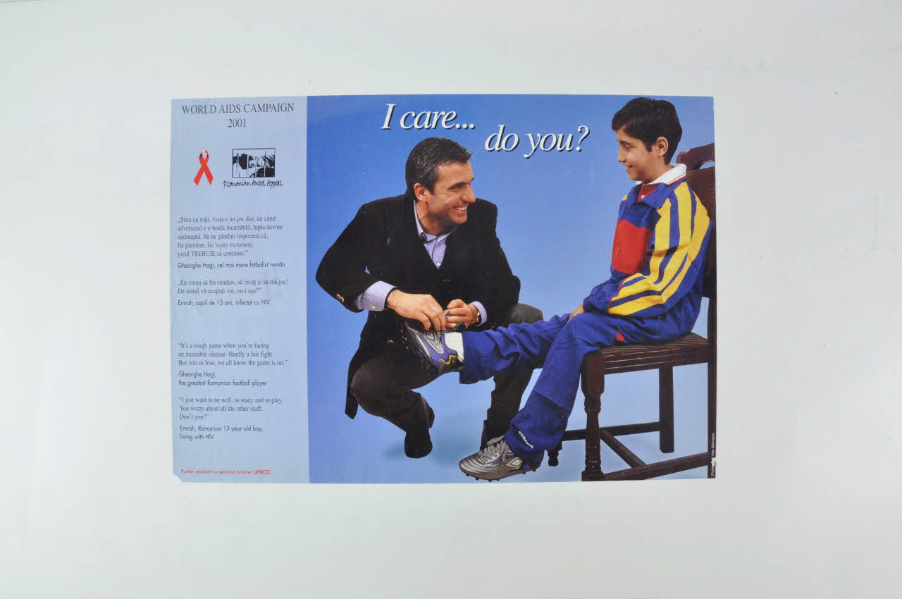 Romanian Angel Appeal affiche "I care... do you?" (Cela me concerne. Et vous?) Roumanie 2001/12/1 2002.125.7 Photo Mucem
