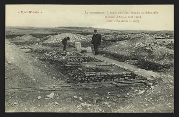 carte postale "PRO ALESIA", LE MONUMENT A TROIS ABSIDES, FACADE OCCIDENTALE Côte-d'Or 1906/8 4P2121 Photo