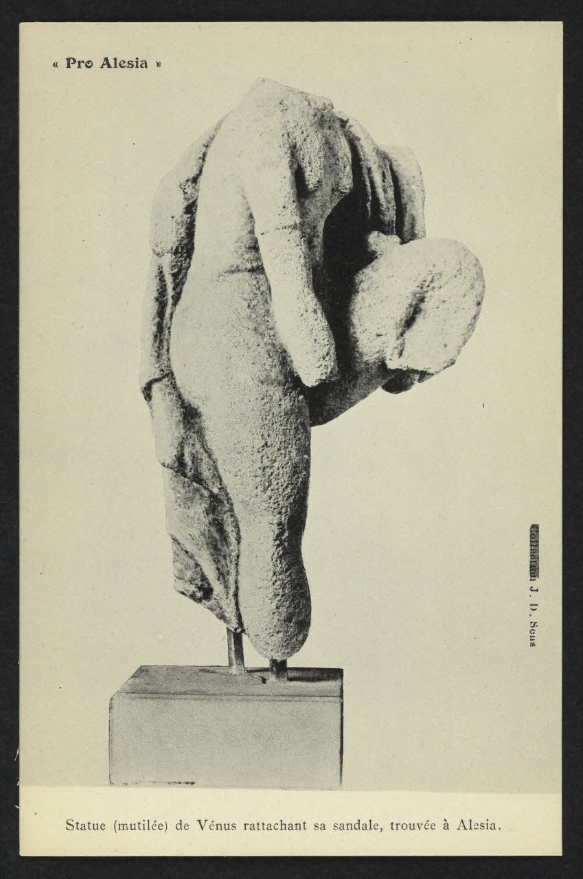 carte postale "PRO ALESIA", STATUE DE VENUS RATTACHANT SA SANDALE 4P2159 Photo