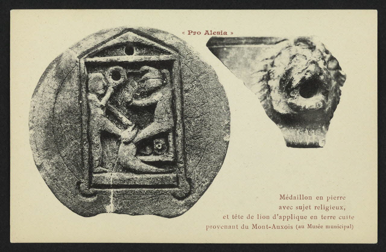 carte postale "PRO ALESIA", MEDAILLON EN PIERRE AVEC SUJET RELIG. 4P2162 Photo