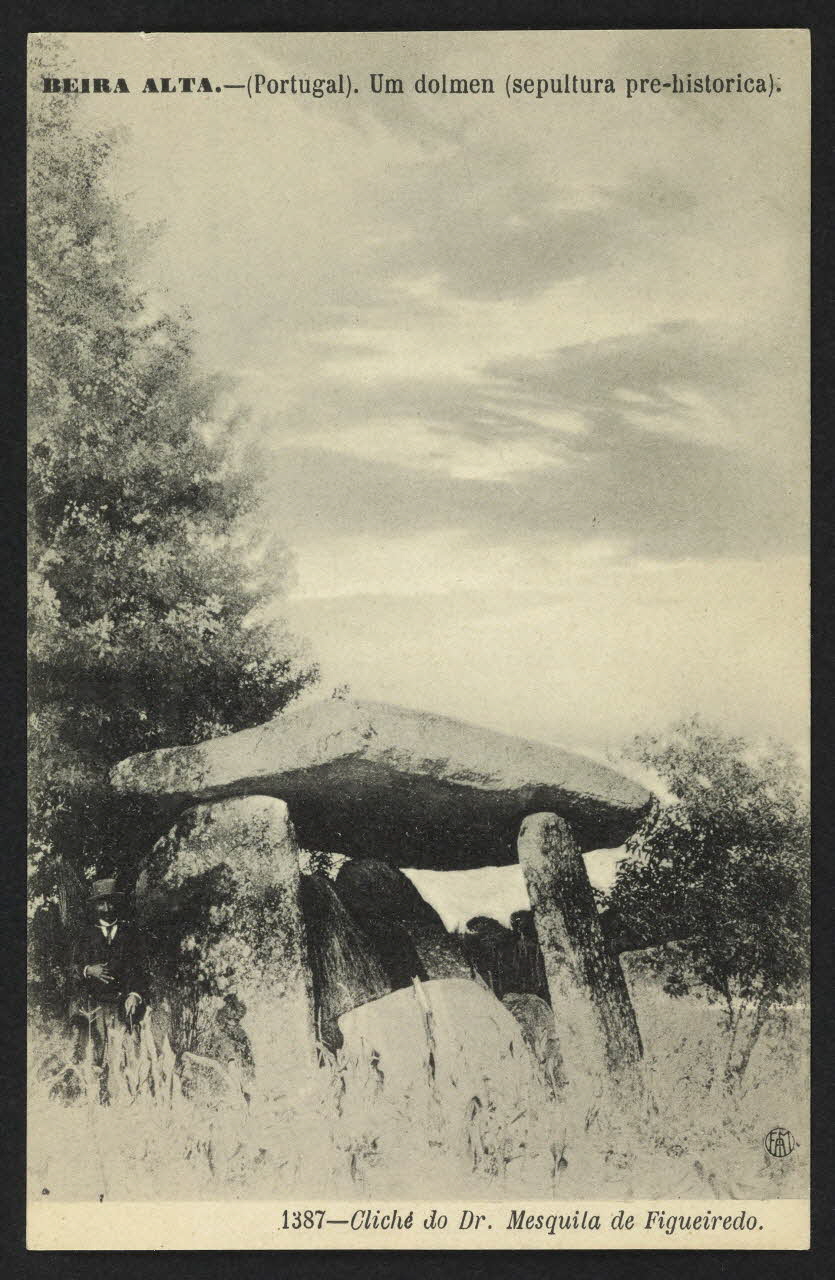 carte postale BEIRA ALTA, UM DOLMEN (SEPELTURA PRE-HISTORICA) 4P2175 Photo