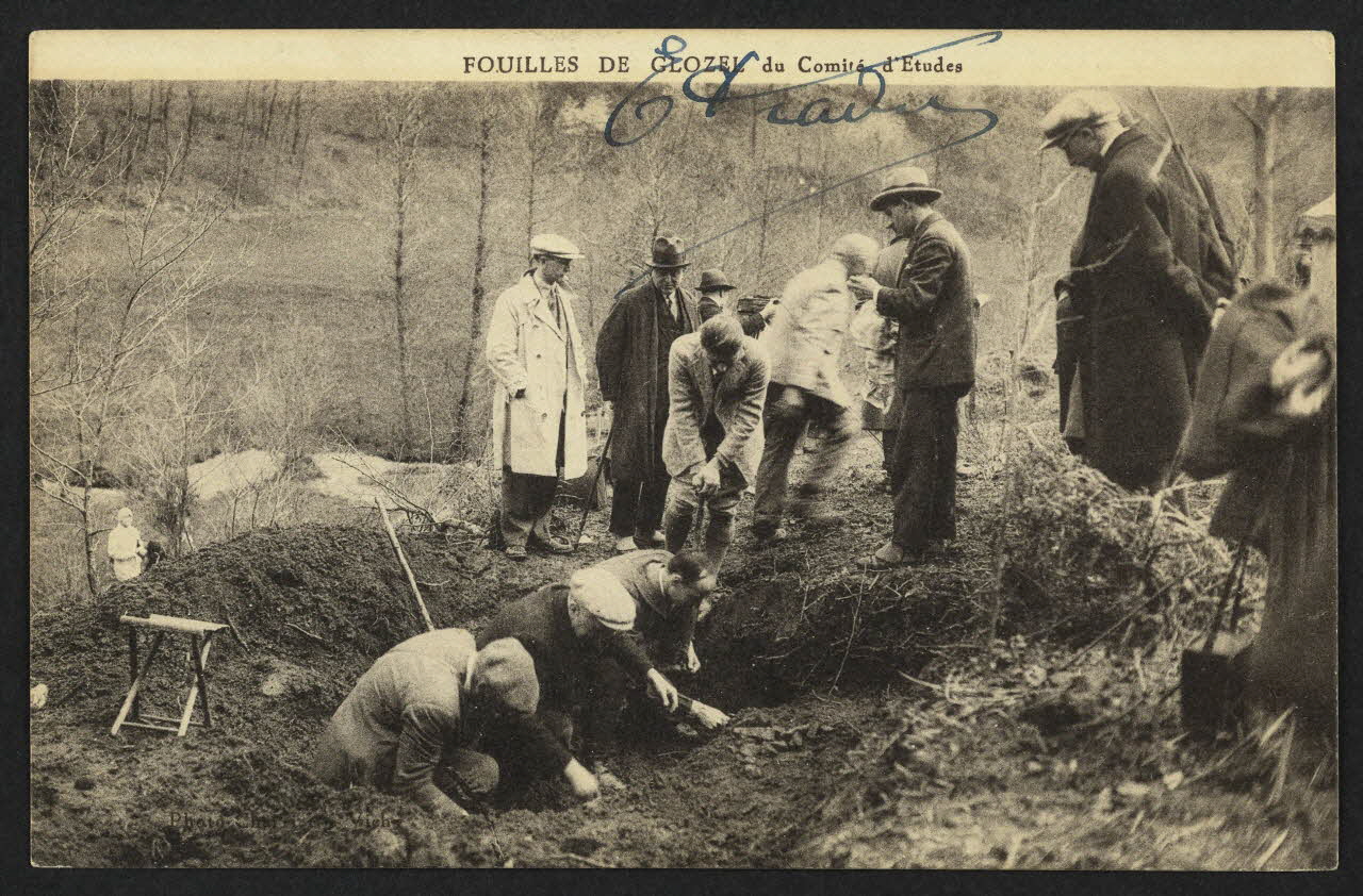 carte postale FOUILLES DE GLOZEL DU COMITE D'ETUDES 4P2197 Photo
