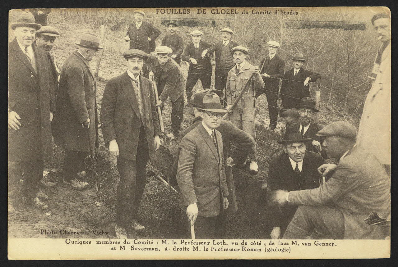 carte postale FOUILLES DE GLOZEL DU COMITE D'ETUDES 4P2198 Photo