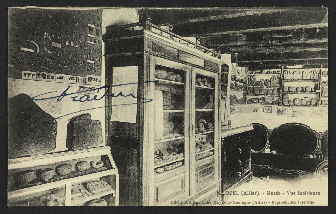 carte postale GLOZEL (ALLIER), LE MUSEE, VUE INTERIEURE 4P2201 Photo