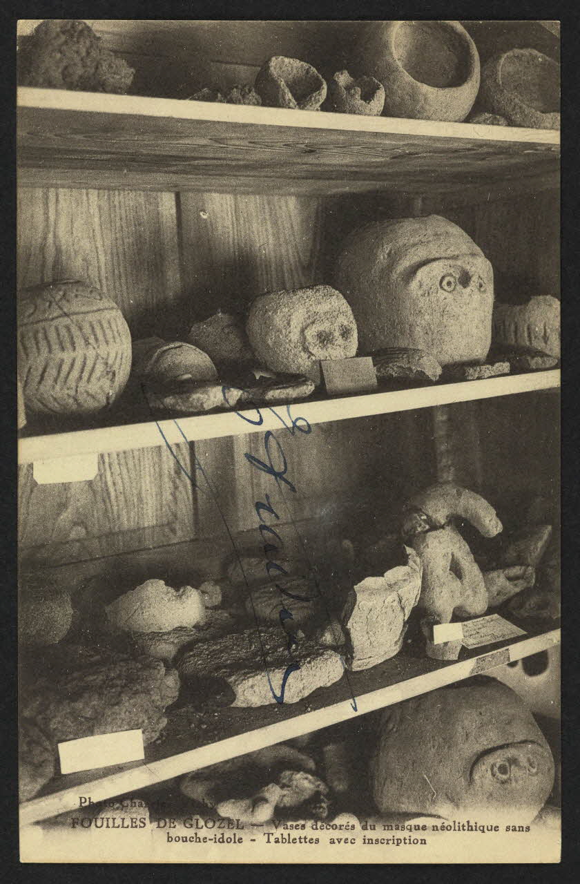 carte postale FOUILLE DE GLOZEL, VASES DECORES 4P2205 Photo