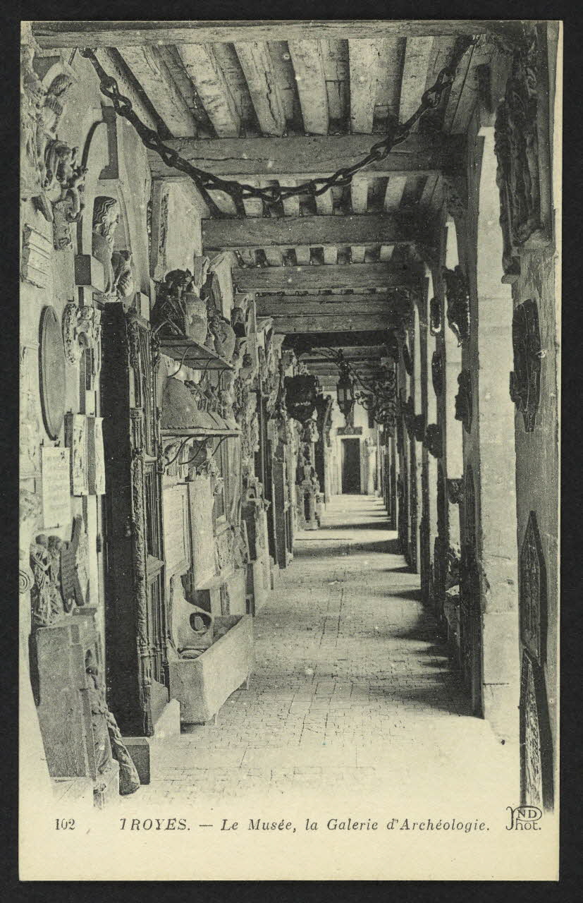 carte postale TROYES, LE MUSEE, LA GALERIE D'ARCHEOLOGIE 4P2208  Photo