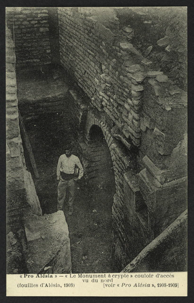 carte postale "PRO ALESIA", "LE MONUMENT A CRYPTE" COULOIR D'ACLE Côte-d'Or 1908 4P2218 Photo
