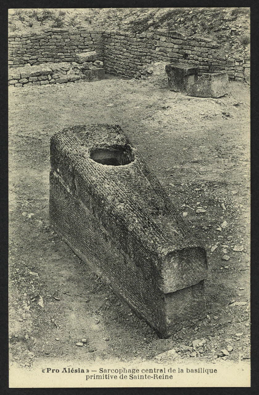 carte postale "PRO ALESIA", SARCOPHAGE CENTRAL DE LA BASILIQUE 4P2221 Photo