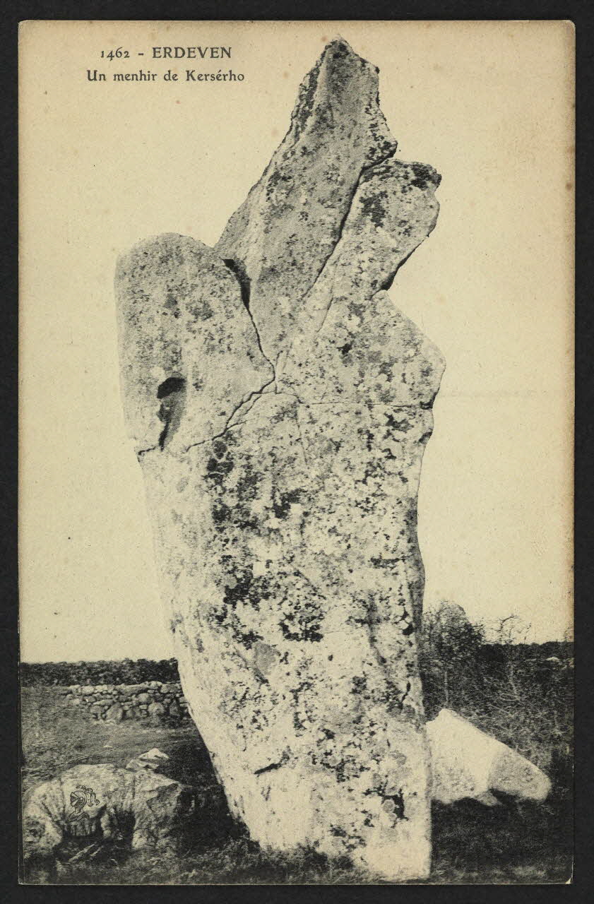 carte postale ERDEVEN, UN MENHIR DE KERSERHO 4P2231 Photo