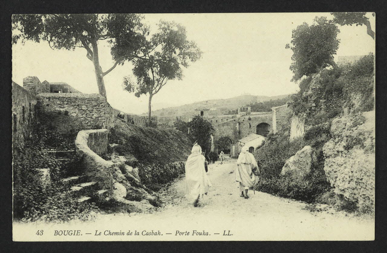 carte postale BOUGIE, LE CHEMIN DE LA CASBAH, PORTE FOUKA 4P2316 Photo