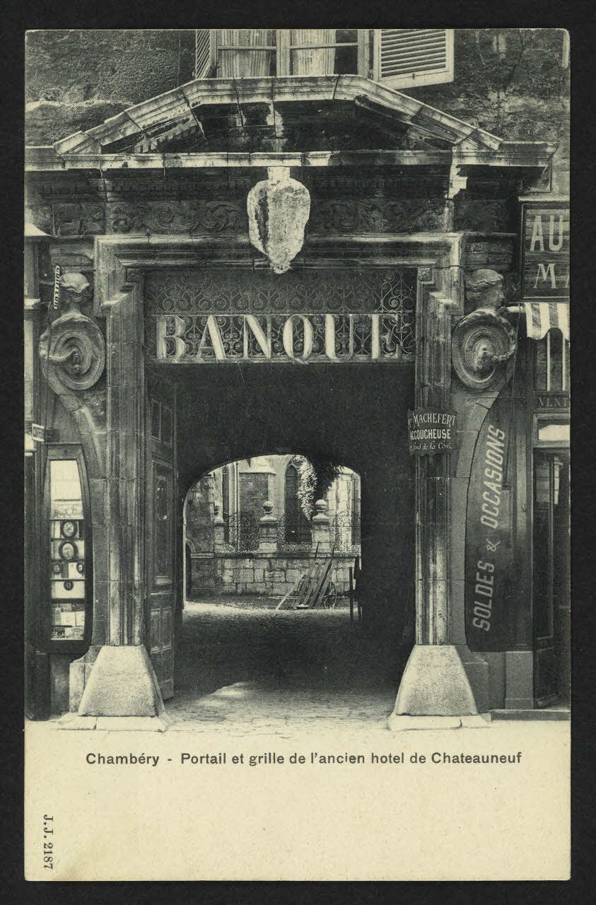 carte postale CHAMBERY, PORTAIL ET GRILLE DE L'ANCIEN HOTEL DE CHATEAUNEUF 4P2340 Photo