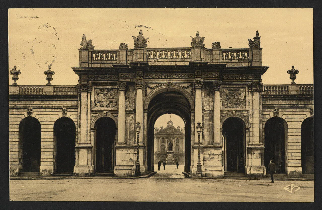 carte postale NANCY, LA VILLE AUX PORTES D'OR, ARC DE TRIOMPHE 4P2372 Photo