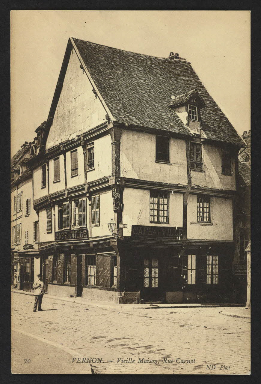carte postale VERNON, VIELLE MAISON, RUE CARNOT 4P2381 Photo