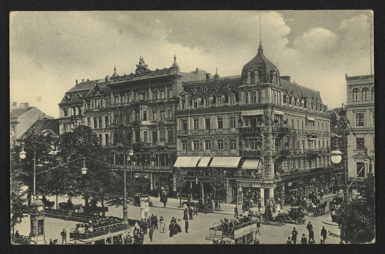 carte postale BERLIN, UNTER DEN LINDEN MIT CAFE BAUER 4P2390 Photo