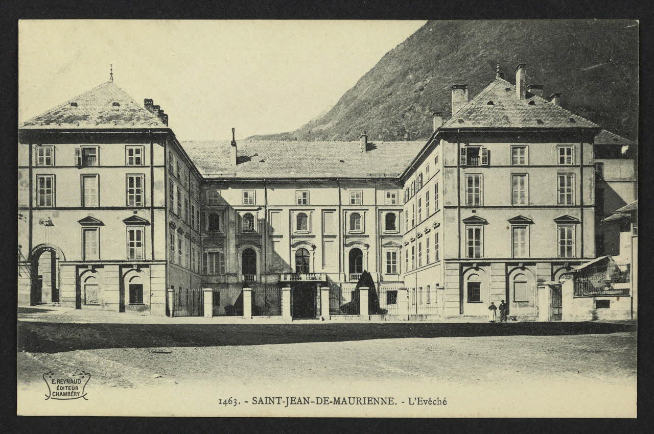 carte postale ST JEAN DE MAURIENNE, L'EVECHE 4P2421 Photo