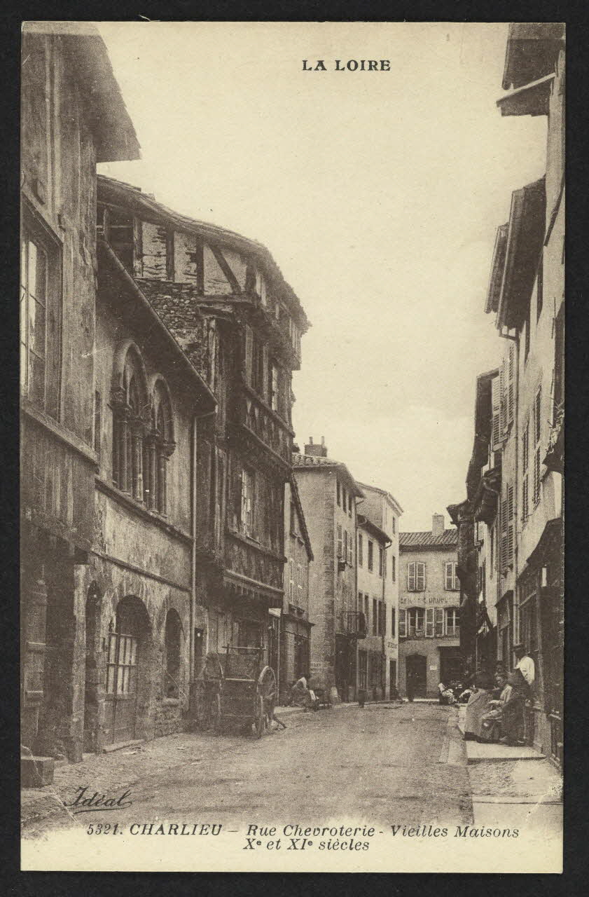 carte postale CHARLIEU, RUE CHEVROTERIE, VIEILLES MAISONS, 10E ET 11E SIECLE 4P2436 Photo