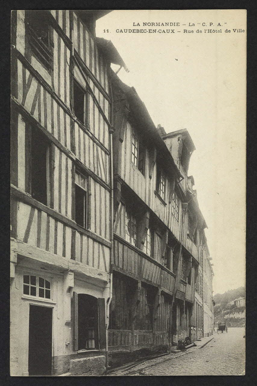 carte postale CAUDEBEC-EN-CAUX, RUE DE L'HOTEL DE VILLE 4P2445 Photo