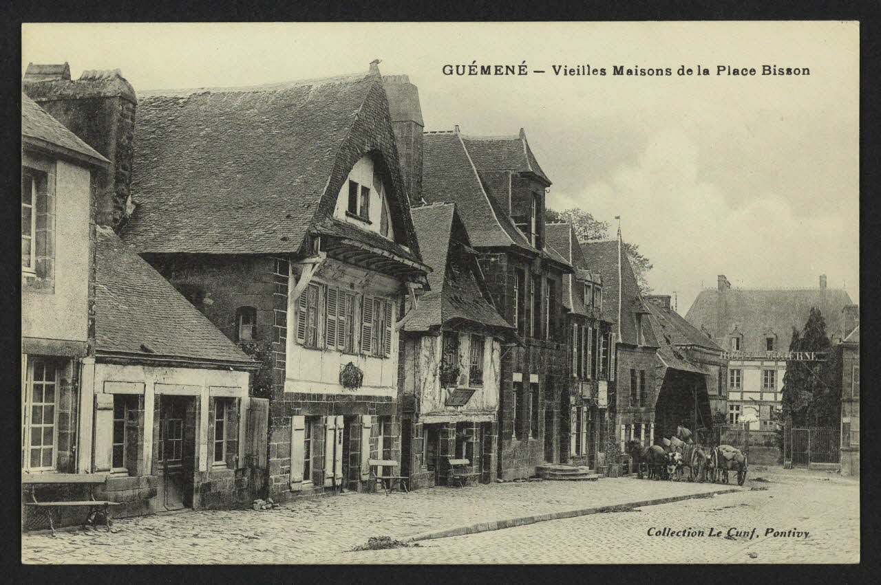 carte postale GUEMENE, VIEILLES MAISONS DE LA PLACE BISSON 4P2449 Photo