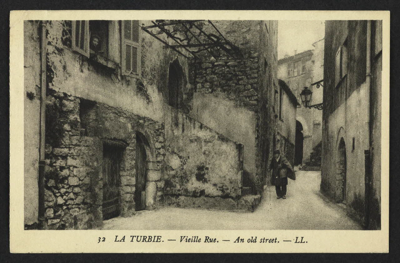 carte postale LA TURBIE, VIEILLE RUE 4P2454 Photo