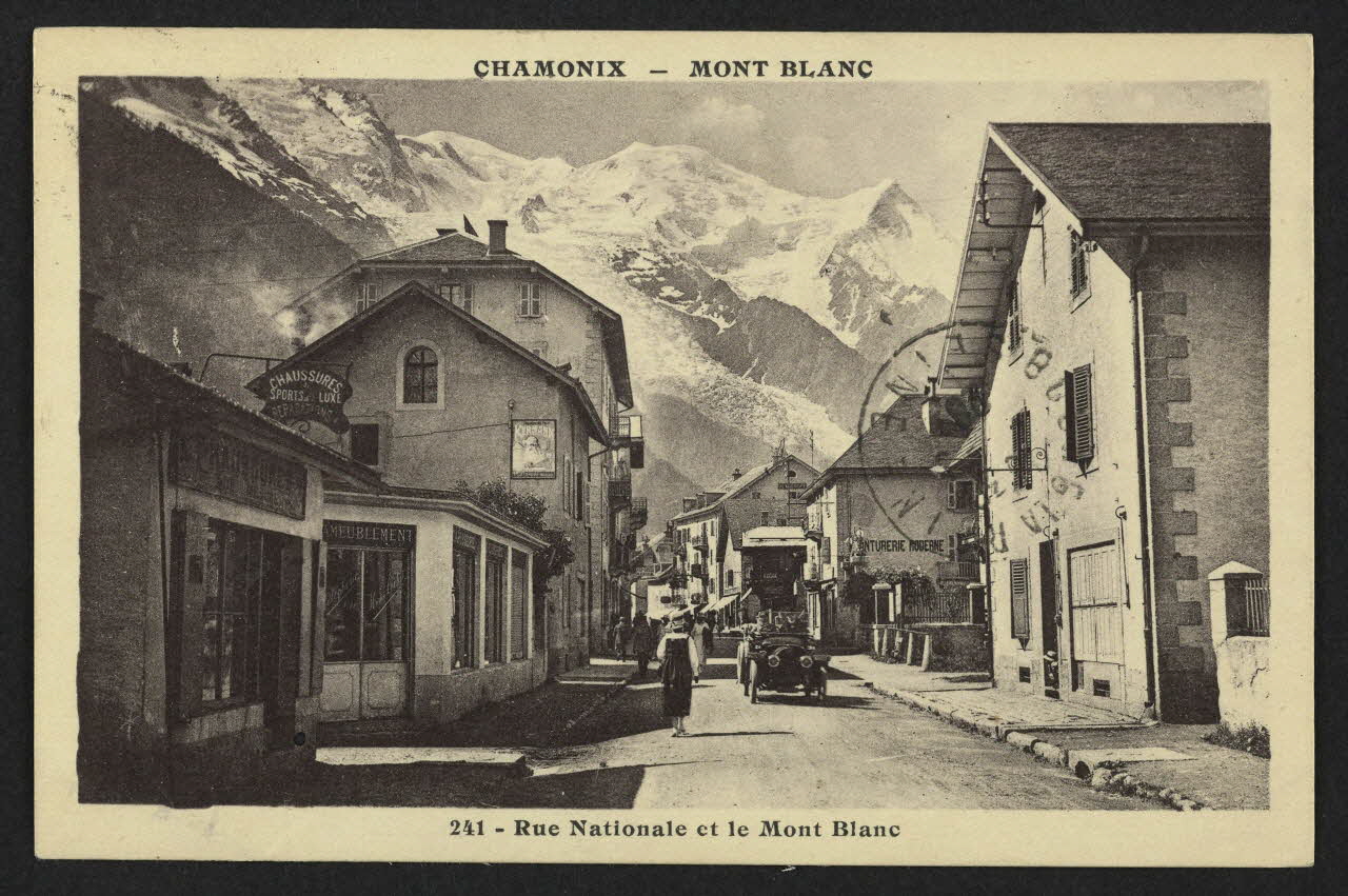 carte postale CHAMONIX, MONT-BLANC, RUE NATIONALE 4P2468 Photo
