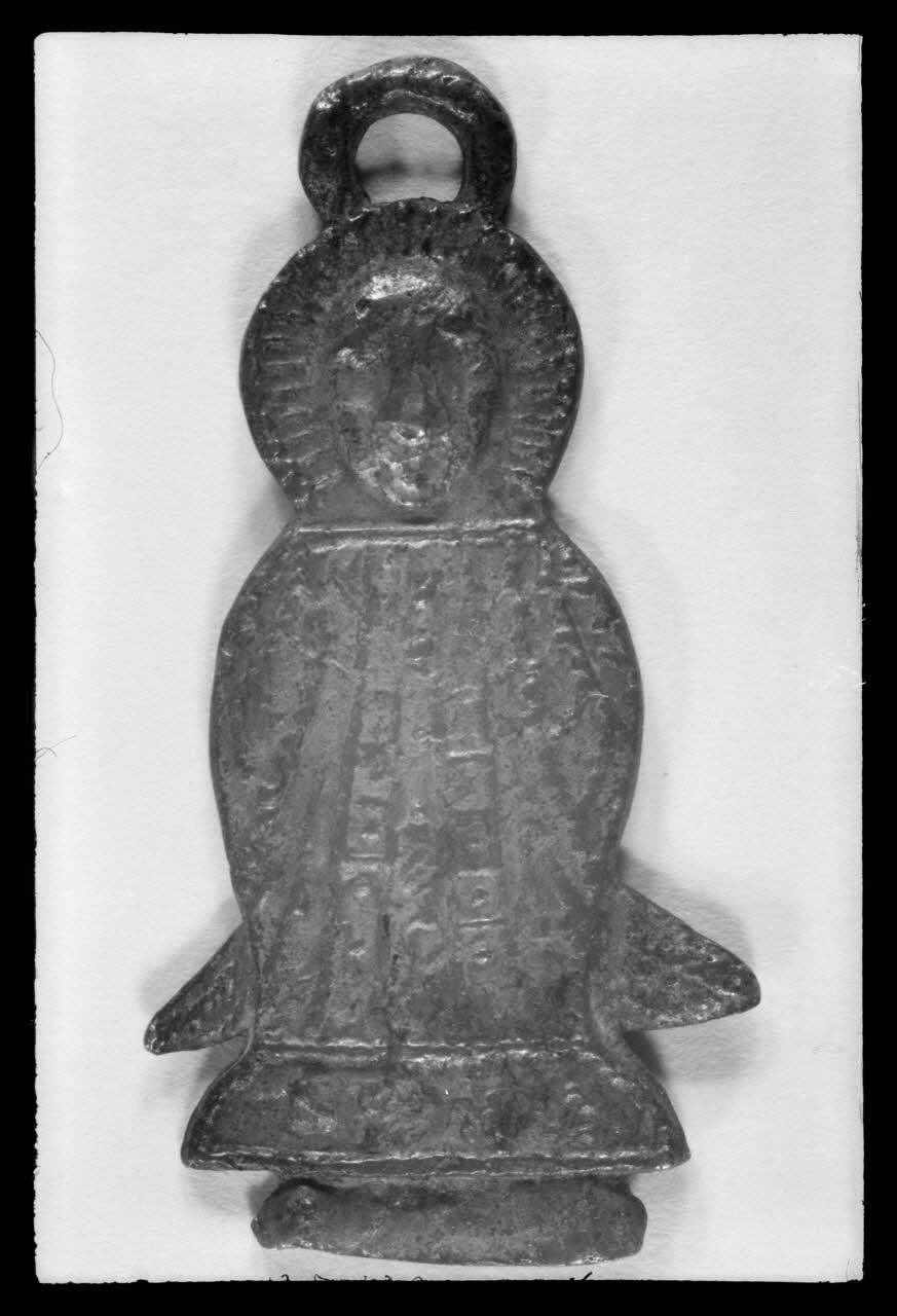 Jean Marthelot photographie Amulette de saint Mathurin provenant de Montcontour (Côtes-d'Armor) et datée du 19è siècle Ile-de-France, France 1965 Ph.1965.110.1 Photo