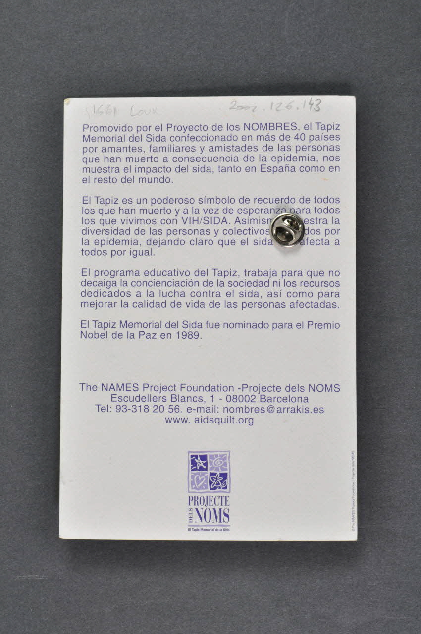 Proyecto De Los Nombres pin's "No todas las batallas se libran con la espada" (Toutes les batailles ne se livrent pas avec l'épée) Espagne 2002/7 2002.126.143 Photo Mucem