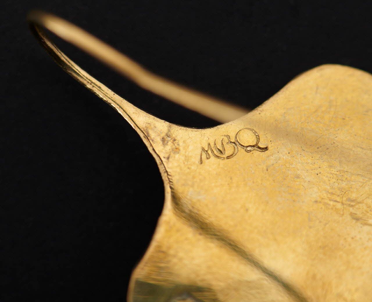 Radu Ion ; Nadja Zerunian ; Mesteshukar ButiQ boucle d'oreille Munténie, Roumanie 2013-2019 2020.12.5.1-2 Photo Mucem / Marianne Kuhn
