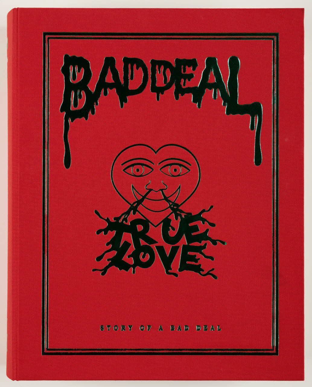 Zoow24 ; Bad Deal boîte Emballage du pull-over "True Love" Lombardie, Italie 2015 2020.22.52.1 Photo Mucem / Marianne Kuhn