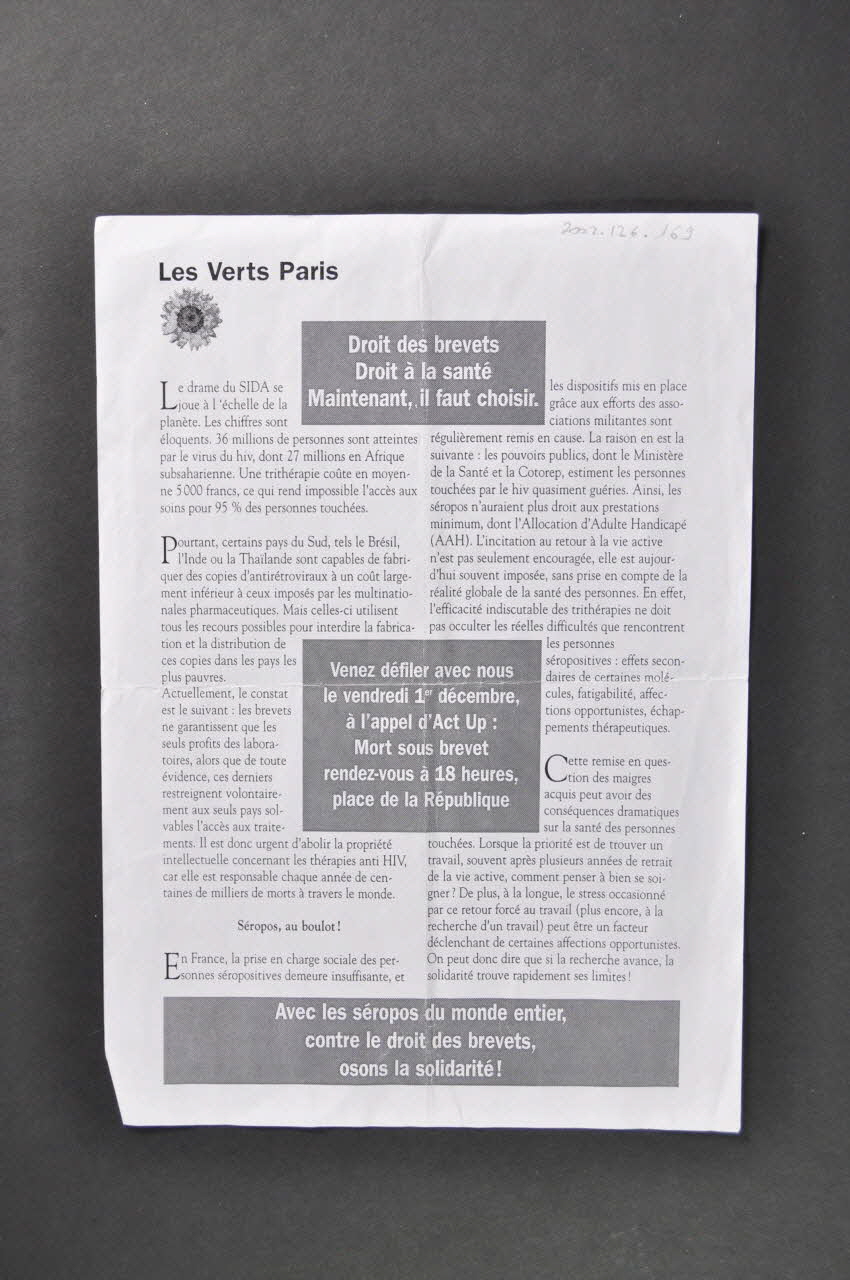 Les Verts Paris tract Droit des brevets/ Droit à la santé/ Maintenant, il faut choisir Île-de-France, France 2001 2002.126.169 Photo Mucem